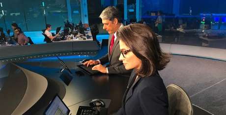 Reprodução/Facebook @jornalnacional William Bonner e Renata Vasconcellos na bancada do ‘JN’: a maioria das pessoas prefere encarar a realidade.