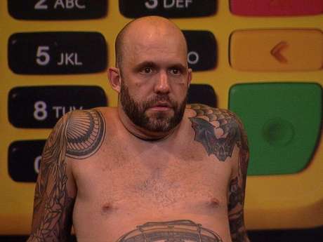 No "BBB18", Caruso queima a largada e é eliminado com Kaysar da Prova do Líder No "BBB18", Caruso queima a largada e é eliminado com Kaysar da Prova do Líder