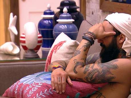 No "BBB18", Wagner fica decepcionado com Viegas após deslize do amigo na Prova do Líder No "BBB18", Wagner fica decepcionado com Viegas após deslize do amigo na Prova do Líder