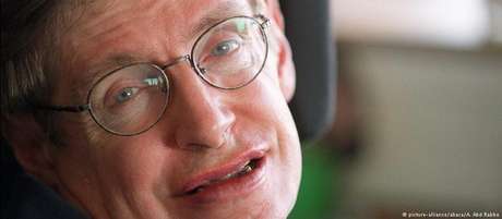 Stephen Hawking em foto de 2001 Stephen Hawking em foto de 2001