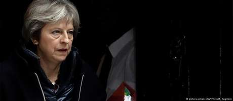 A primeira-ministra britânica, Theresa May, culpou a Rússia pelos envenenamentos A primeira-ministra britânica, Theresa May, culpou a Rússia pelos envenenamentos