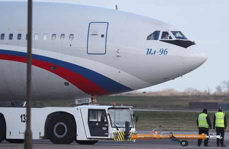 Aeronave que levou diplomatas russos de Londres
 20/3/2018    REUTERS/Chris Radburn 