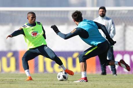 Com gol de Jesus, Brasil bate Alemanha e espanta 'fantasminha' Com gol de Jesus, Brasil bate Alemanha e espanta 'fantasminha'
