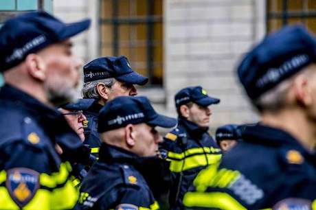 França prende suspeitos de tentarem atropelar militares França prende suspeitos de tentarem atropelar militares