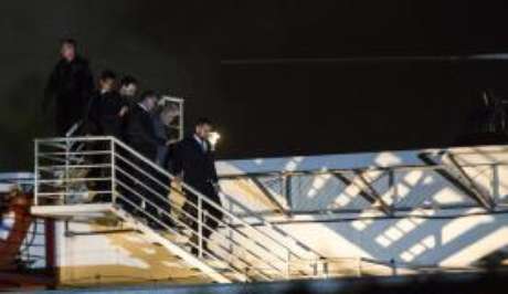 O ex-presidente Luiz Inácio Lula da Silva chega à sede da Polícia Federal em Curitiba, para cumprir pena de 12 anos e um mês O ex-presidente Luiz Inácio Lula da Silva chega à sede da Polícia Federal em Curitiba, para cumprir pena de 12 anos e um mês