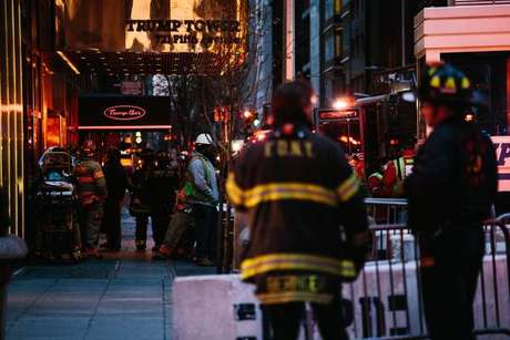 Incêndio na Trump Tower, em Nova York, deixa um morto Incêndio na Trump Tower, em Nova York, deixa um morto