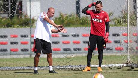 São Paulo ventila possibilidade de fazer proposta para tirar Everton do Flamengo São Paulo ventila possibilidade de fazer proposta para tirar Everton do Flamengo