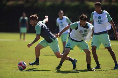 Chapecoense marca último treino antes de estreia no Brasileirão para sexta-feira