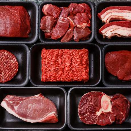 Diversos cortes de carne vermelha Diversos cortes de carne vermelha