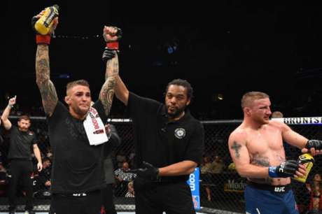 Dustin Poirier levou a melhor sobre Justin Gaethje na luta principal do UFC Glendale, nos EUA (Foto: Getty Images) Dustin Poirier levou a melhor sobre Justin Gaethje na luta principal do UFC Glendale, nos EUA (Foto: Getty Images)
