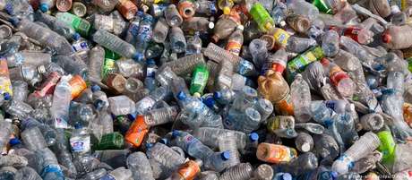 DW / Deutsche Welle Enzima descoberta acidentalmente poderá facilitar reciclagem de plástico