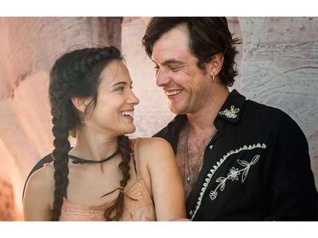 Em "O Outro Lado do Paraíso", Gael (Sergio Guizé) recebe declaração de Clara (Bianca Bin)! Em "O Outro Lado do Paraíso", Gael (Sergio Guizé) recebe declaração de Clara (Bianca Bin)!