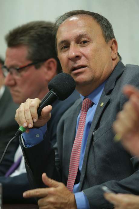 Deputado federal João Gualberto é o pré-candidato tucano para o Governo da Bahia Deputado federal João Gualberto é o pré-candidato tucano para o Governo da Bahia
