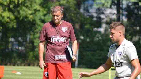 Treinador uruguaio passa confiança às peças que tem no elenco do São Paulo no momento (Foto: Érico Leonan / SPFC) Treinador uruguaio passa confiança às peças que tem no elenco do São Paulo no momento (Foto: Érico Leonan / SPFC)