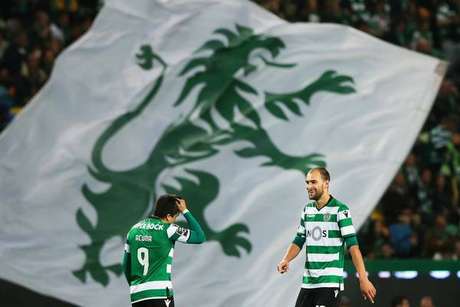 Jogadores do Sporting Lisboa são agredidos por torcedores Jogadores do Sporting Lisboa são agredidos por torcedores