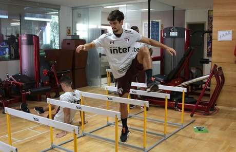 Camisa 3 do Tricolor não entra em campo desde o dia 22 de abril (Rubens Chiri/saopaulofc.net) Camisa 3 do Tricolor não entra em campo desde o dia 22 de abril (Rubens Chiri/saopaulofc.net)