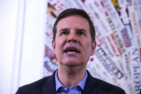 Juan Carlos Cruz concede entrevista após reunião com Papa no Vaticano