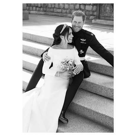 Meghan e Harry em foto oficial clicada por Alexi Lubomirski (Reprodução/Instagram/@kesingtonroyal) Meghan e Harry em foto oficial clicada por Alexi Lubomirski (Reprodução/Instagram/@kesingtonroyal)