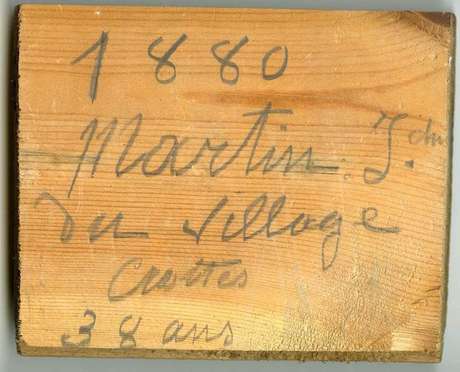 "1880. Martin J, do povoado Crottes. 38 anos de didade", firmou o carpinteiro em uma das tábuas
