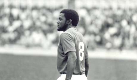 O volante ZÃ© Carlos com a camisa 8 do Cruzeiro