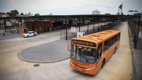 Recentemente, a Prefeitura de Curitiba abriu licitação para terminar as obras do terminal Santa Cândida Recentemente, a Prefeitura de Curitiba abriu licitação para terminar as obras do terminal Santa Cândida