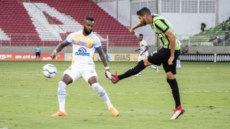 Confronto entre Coelho e Chape termina em 0 a 0, no Independência (Foto: Fábio Barros)