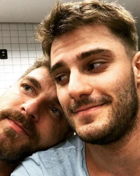 Hugo Bonemer com o namorado Conrado Helt: uma vida sem mentiras Hugo Bonemer com o namorado Conrado Helt: uma vida sem mentiras
