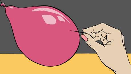 "É um pouco como colocar um alfinete em um balão - eu preciso explodir", diz a estudante de 15 anos sobre o período que antecede a sua menstruação "É um pouco como colocar um alfinete em um balão - eu preciso explodir", diz a estudante de 15 anos sobre o período que antecede a sua menstruação