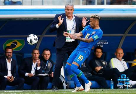 O tecnico do Brasil, Tite e Neymar Jr. do Brasil durante partida entre Brasil x Costa Rica válida pela segunda rodada do grupo E da Copa do Mundo 2018 realizada no Estádio Krestovsky (Zenit Arena) em São Petersburgo, na Rússia.