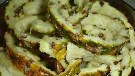   Pineapple residues used in research; its composition has already attracted the attention of the pharmaceutical and cosmetic industries 