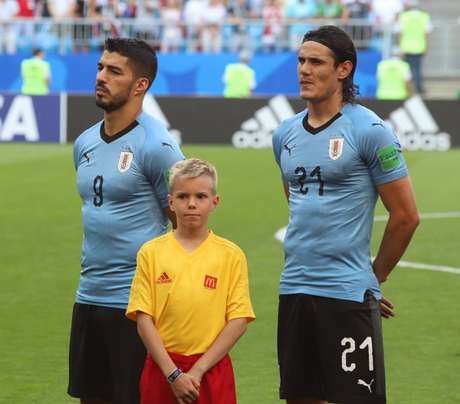 Pela seleção uruguaia, a dupla de ataque Luis Suárez e Edinson Cavani balançou as redes, junta, 98 vezes (Divulgação) Pela seleção uruguaia, a dupla de ataque Luis Suárez e Edinson Cavani balançou as redes, junta, 98 vezes (Divulgação)