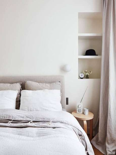 50. Decoração clean e minimalista com nichos para quarto 50. Decoração clean e minimalista com nichos para quarto