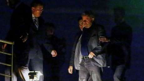 Lula está preso há 93 dias na Polícia Federal em Curitiba, condenado por corrupção passiva e lavagem de dinheiro Lula está preso há 93 dias na Polícia Federal em Curitiba, condenado por corrupção passiva e lavagem de dinheiro