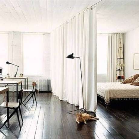 19. Casa tipo loft com cortina divisória de ambiente para quarto 19. Casa tipo loft com cortina divisória de ambiente para quarto