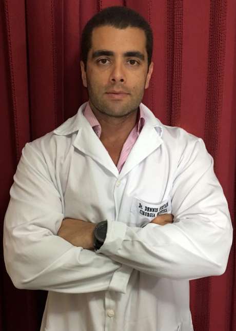 Denis Furtado, o "Doutor Bumbum", está foragido desde a confirmação da morte de Lilian no domingo (15) Denis Furtado, o "Doutor Bumbum", está foragido desde a confirmação da morte de Lilian no domingo (15)