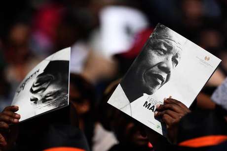 Público em discurso de Barack Obama sobre Nelson Mandela, em Johanesburgo Público em discurso de Barack Obama sobre Nelson Mandela, em Johanesburgo