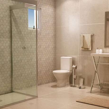 11.Piso para banheiro cerâmico complementa a decoração do ambiente. 11.Piso para banheiro cerâmico complementa a decoração do ambiente.