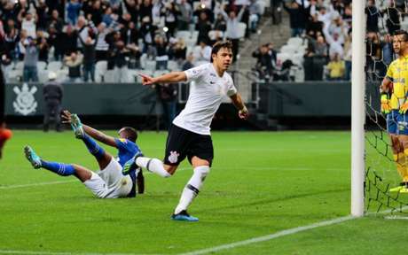   Romero scored two goals against Cruzeiro (Photo: Vilmar Bannach) 