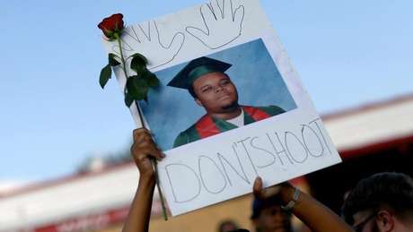 Michael Brown, de 18 anos, foi morto pela polícia em Ferguson, no Missouri