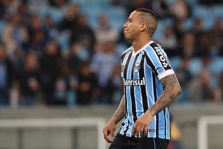 Jael perdeu pênalti para o Grêmio no primeiro tempo