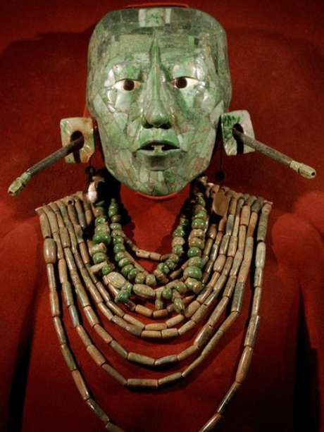 A máscara funerária do Rei Pacal é exibida na Cidade do México A máscara funerária do Rei Pacal é exibida na Cidade do México
