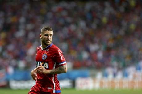 Zé Rafael durante partida pelo Bahia. Ele tem boas chances de jogar no Verdão em 2019 (Foto: Divulgação/Bahia) Zé Rafael durante partida pelo Bahia. Ele tem boas chances de jogar no Verdão em 2019 (Foto: Divulgação/Bahia)