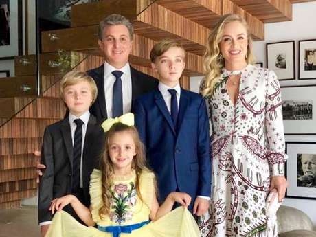 ' É um caos. Eu fico sem forças, às vezes', diz Angélica, sobre briga dos filhos