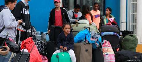 Imigrantes venezuelanos na cidade de Tumbes, no Peru, perto da fronteira com o Equador Imigrantes venezuelanos na cidade de Tumbes, no Peru, perto da fronteira com o Equador