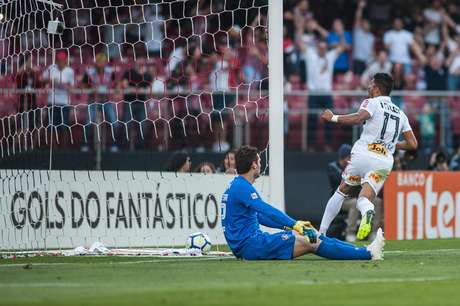 Trellez do SPFC comemora gol durante partida entre SÃ£o Paulo FC x Fluminense, vÃ¡lida pela 22Âª rodada do Campeonato Brasileiro 2019 e realizada no EstÃ¡dio do Morumbi em SÃ£o Paulo, SP