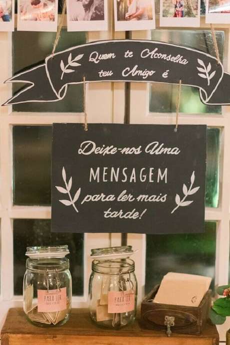10- Decoração de noivado com painel e potes para mensagens. Fonte: Colher de chá noivas 10- Decoração de noivado com painel e potes para mensagens. Fonte: Colher de chá noivas