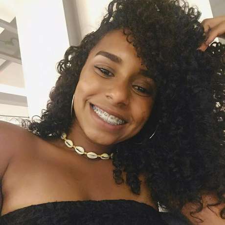 Bárbara Querino é acusada de roubo, mas afirma que estava fora da cidade no dia do crime Bárbara Querino é acusada de roubo, mas afirma que estava fora da cidade no dia do crime