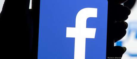 Em julho, o Facebook desativou uma "rede de desinformação" no Brasil destinada a divulgar notícias falsas Em julho, o Facebook desativou uma "rede de desinformação" no Brasil destinada a divulgar notícias falsas