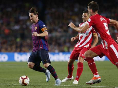 Com um a menos, Barcelona fica no empate com o Girona pelo Espanhol (Foto: AFP) Com um a menos, Barcelona fica no empate com o Girona pelo Espanhol (Foto: AFP)