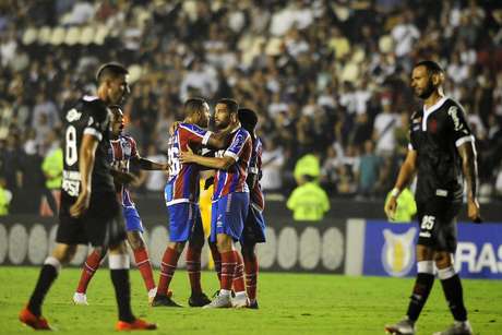 Gilberto comemora gol do Bahia
